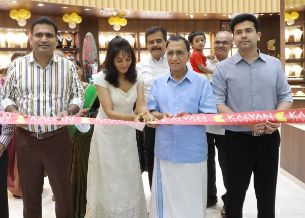 Thiruvananthapuram of Kalyan Jewelers  The showroom at Lulu Mall was inaugurated