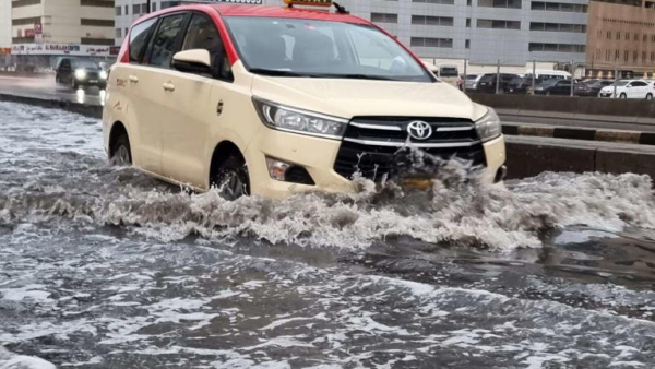 Rain for second day in a row in UAE: Flooded roads