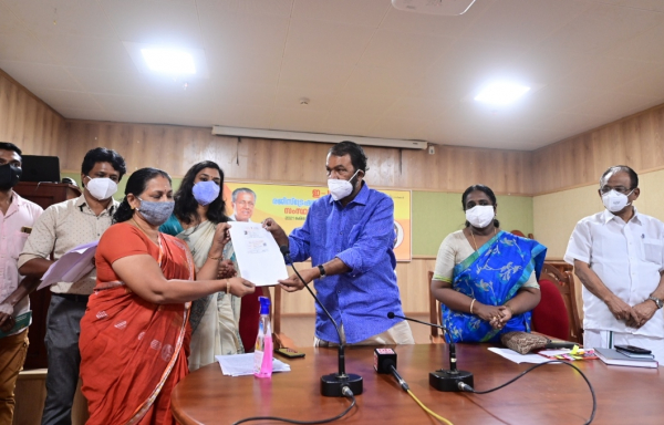 Minister V Sivankutty distributed e-Shram portal registration cards and inaugurated the state level