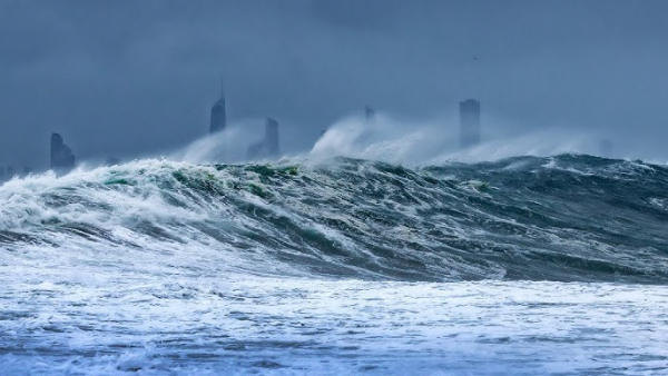 Australia on alert as Cyclone Alfred makes landfall