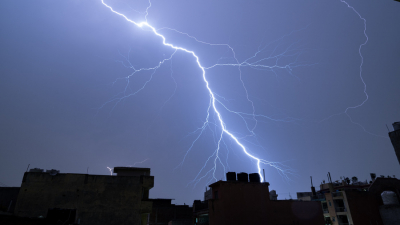 Chance of isolated rain with thunder and lightning from December 10 to 13