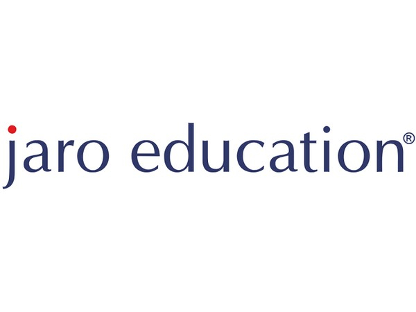 Jarro Education presenting a leadership development program