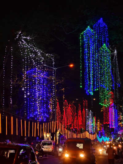  The capital is bathed in the splendor of lights