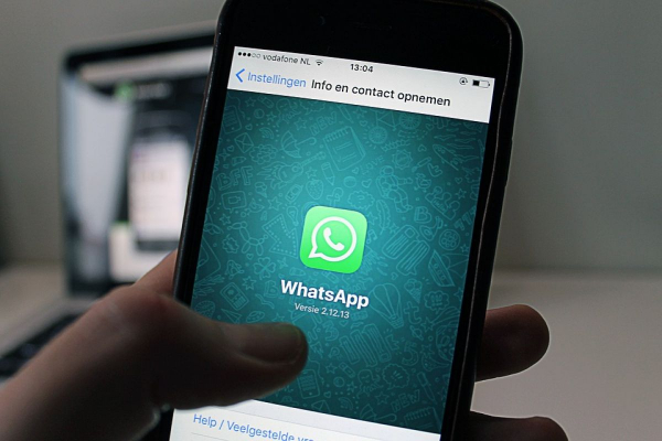 You can now use Instagram and Facebook images as DPs directly on WhatsApp