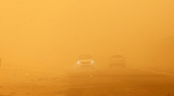 Dust storm likely in Kuwait till tomorrow, speed up to 60 km; Caution Warning