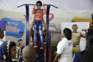 Police stall at Kanakakunnu imparting self-defense lessons to girls