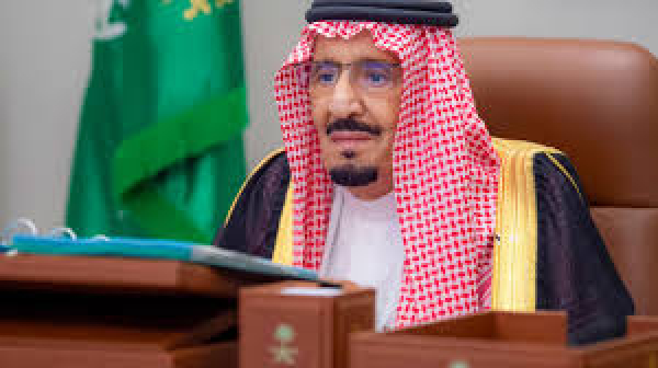 Saudi ruler King Salman undergoes medical examination; Royal Court said pneumonia