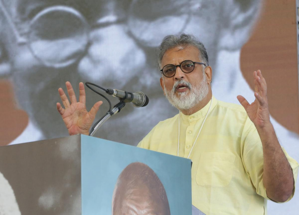 Demand to file a case against Tushar Gandhi under non-bailable section