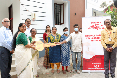 The keys to the 202nd house completed under the Muthoot Ashiana project have been handed over