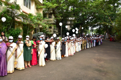 മെഡിക്കല്‍ കോളേജില്‍ മനുഷ്യ ശൃംഖലയും ഫ്‌ളാഷ് മോബും സംഘടിപ്പിച്ചു.